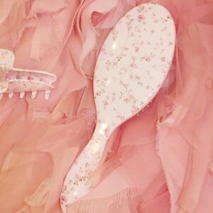ENGLISH IVY PINK✨💗 Wet Brush × LoveShackFancy Original Detangler Hairbrush